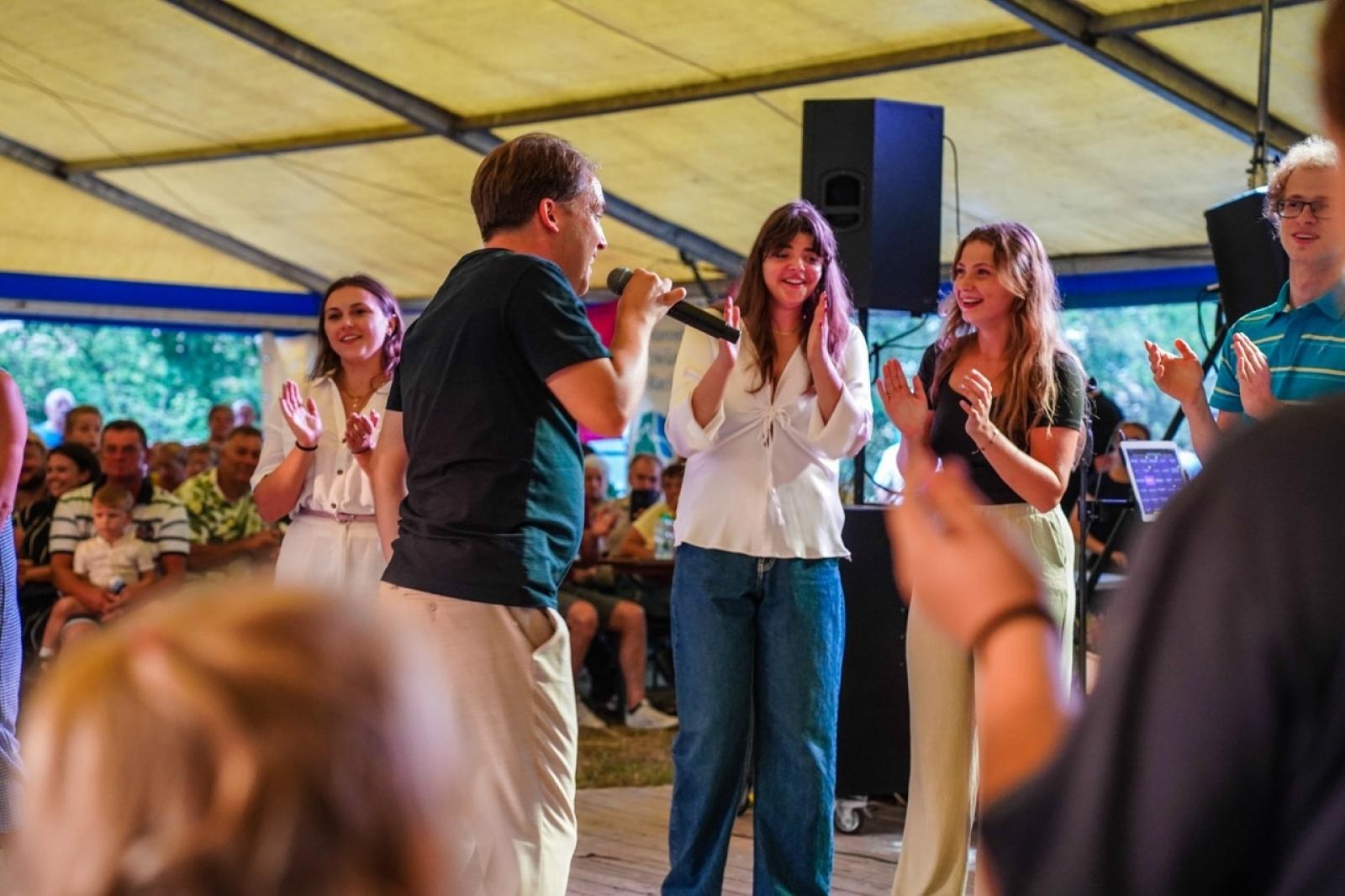 Zdjęcie w galerii na portalu naszraciborz.pl: Toby z Monachium gwiazdą dożynek w Gamowie. Już wkrótce kolejne koncerty na Oktoberfeście w Szymocicach wiadomości z regionu