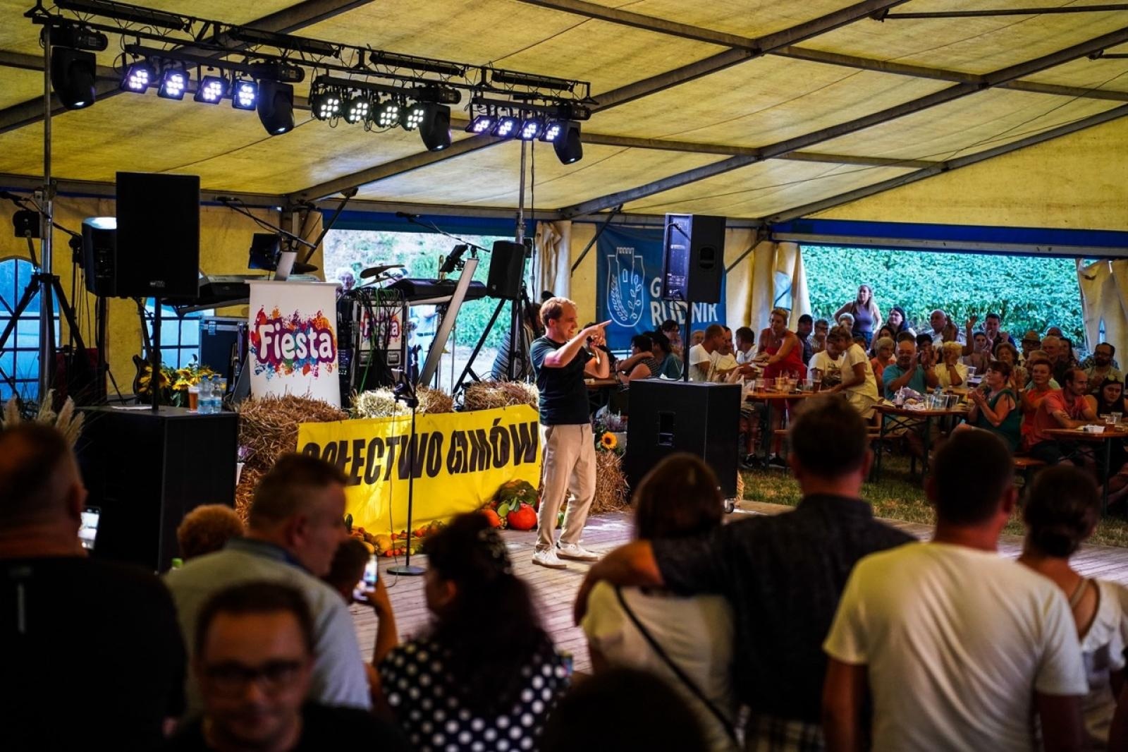 Zdjęcie w galerii na portalu naszraciborz.pl: Toby z Monachium gwiazdą dożynek w Gamowie. Już wkrótce kolejne koncerty na Oktoberfeście w Szymocicach wiadomości z regionu