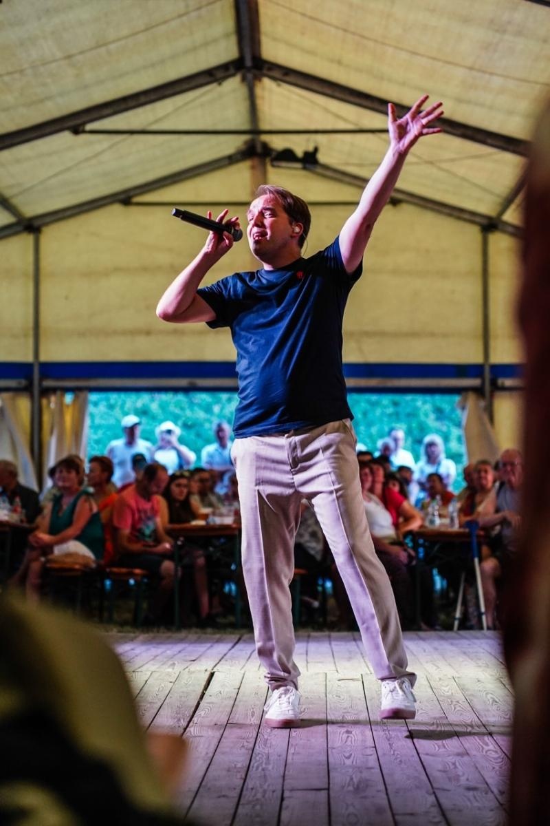 Zdjęcie w galerii na portalu naszraciborz.pl: Toby z Monachium gwiazdą dożynek w Gamowie. Już wkrótce kolejne koncerty na Oktoberfeście w Szymocicach wiadomości z regionu