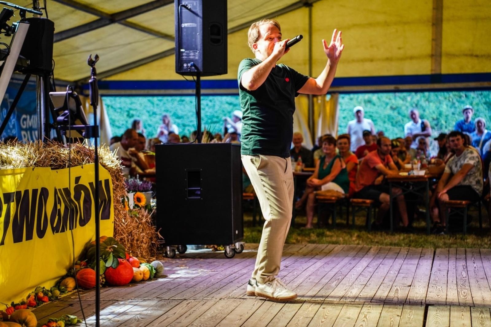 Zdjęcie w galerii na portalu naszraciborz.pl: Toby z Monachium gwiazdą dożynek w Gamowie. Już wkrótce kolejne koncerty na Oktoberfeście w Szymocicach wiadomości z regionu