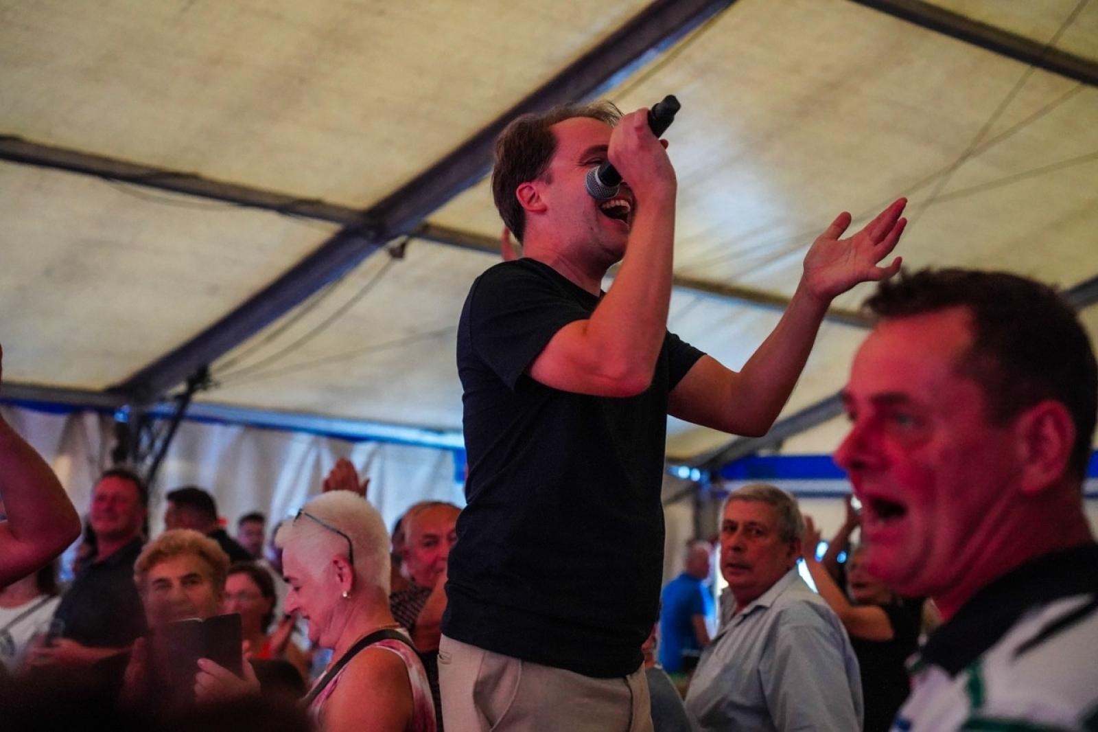 Zdjęcie w galerii na portalu naszraciborz.pl: Toby z Monachium gwiazdą dożynek w Gamowie. Już wkrótce kolejne koncerty na Oktoberfeście w Szymocicach wiadomości z regionu