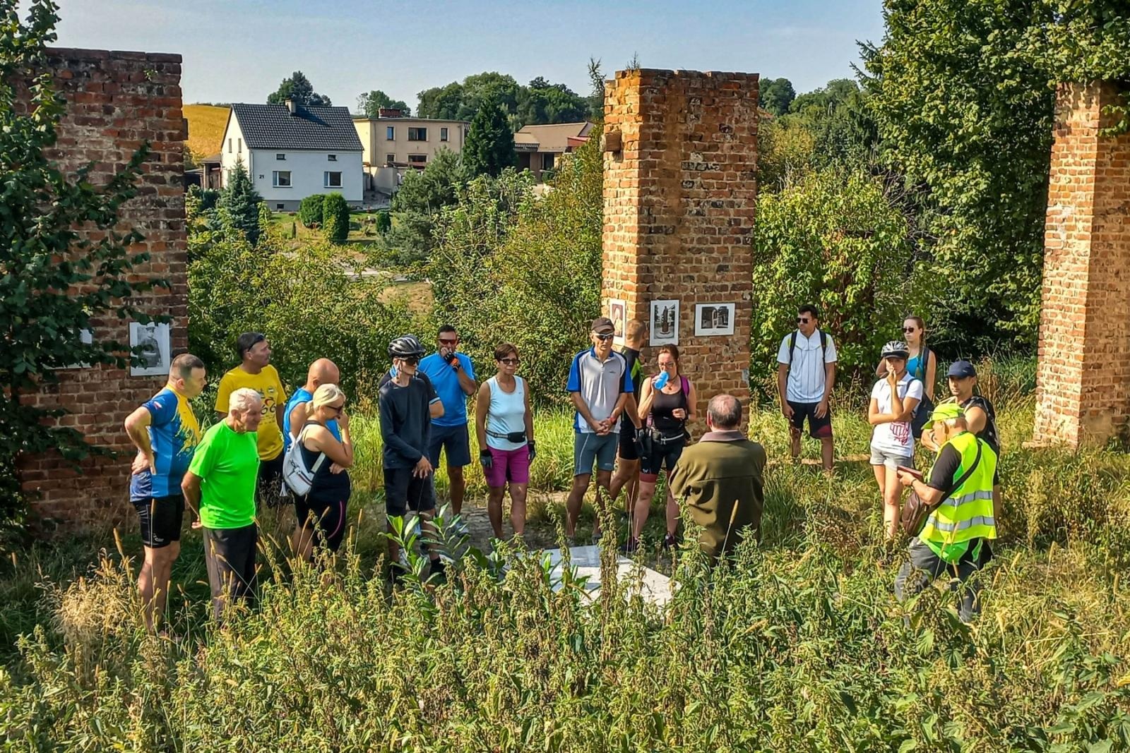 Zdjęcie w galerii na portalu naszraciborz.pl: Europejskie Dni Dziedzictwa. Rajd śladami dawnych majątków ziemskich ziemi raciborskiej wiadomości z regionu
