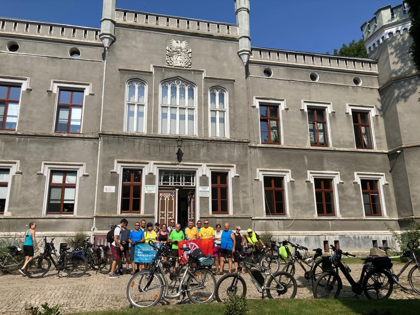 Zdjęcie w galerii na portalu naszraciborz.pl: Europejskie Dni Dziedzictwa. Rajd śladami dawnych majątków ziemskich ziemi raciborskiej wiadomości z regionu
