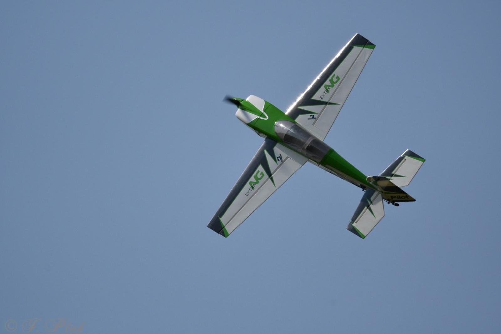 Zdjęcie w galerii na portalu naszraciborz.pl: Dwustu modelarzy na Raciborskim Air Show. To największa impreza modelarska w Polsce! wiadomości z regionu