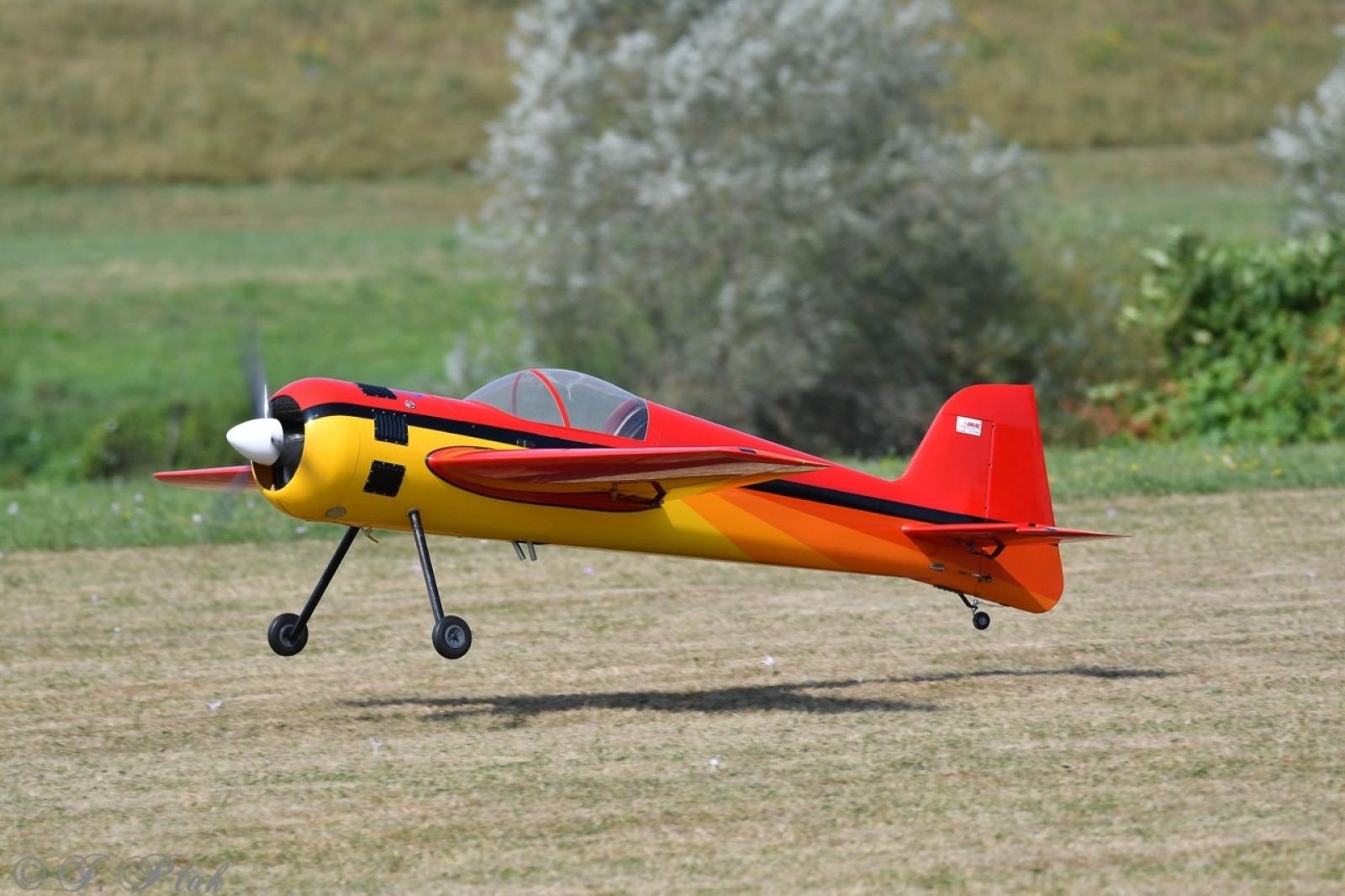 Zdjęcie w galerii na portalu naszraciborz.pl: Dwustu modelarzy na Raciborskim Air Show. To największa impreza modelarska w Polsce! wiadomości z regionu