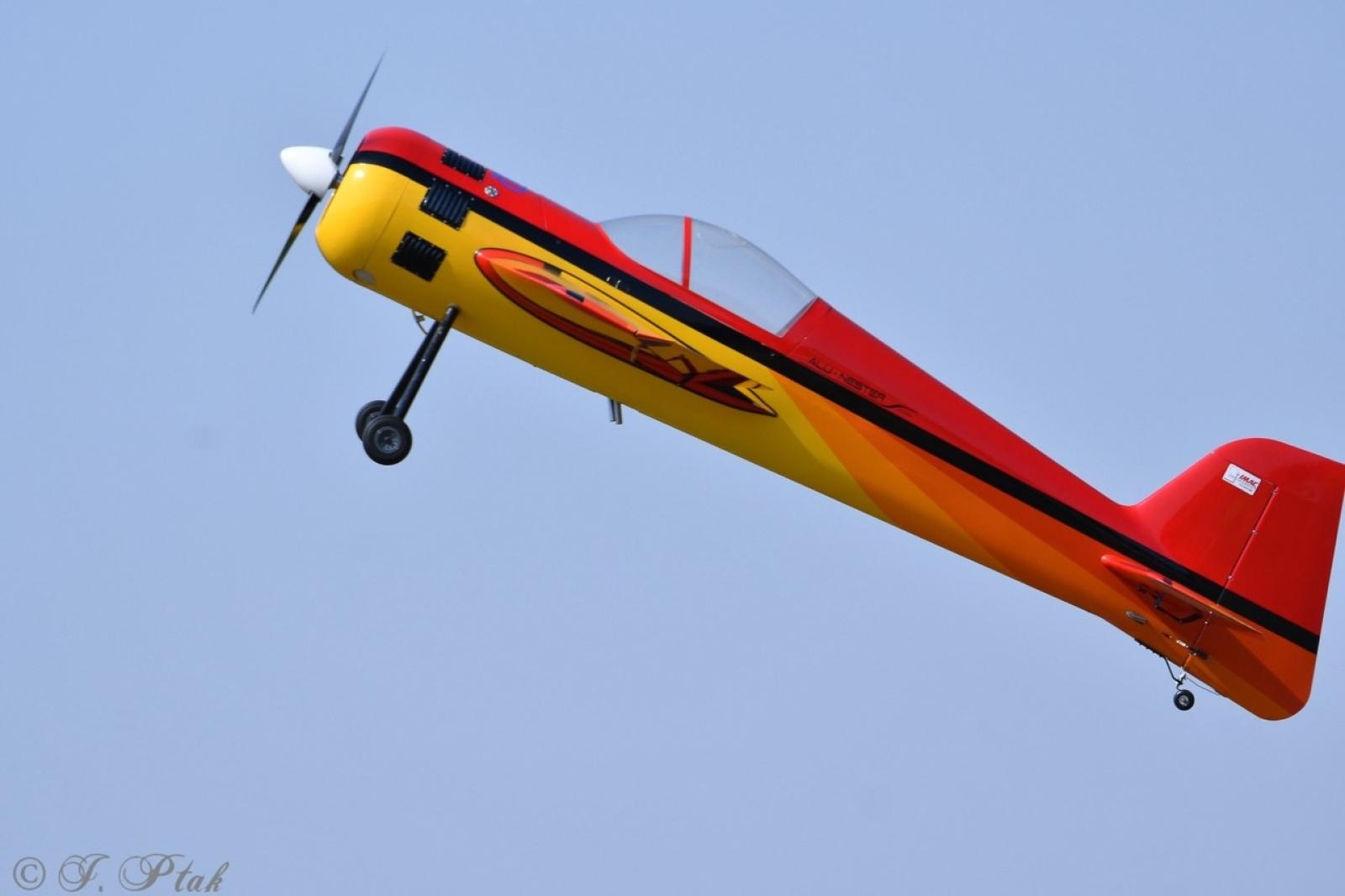 Zdjęcie w galerii na portalu naszraciborz.pl: Dwustu modelarzy na Raciborskim Air Show. To największa impreza modelarska w Polsce! wiadomości z regionu