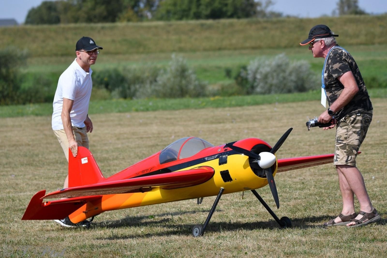 Zdjęcie w galerii na portalu naszraciborz.pl: Dwustu modelarzy na Raciborskim Air Show. To największa impreza modelarska w Polsce! wiadomości z regionu