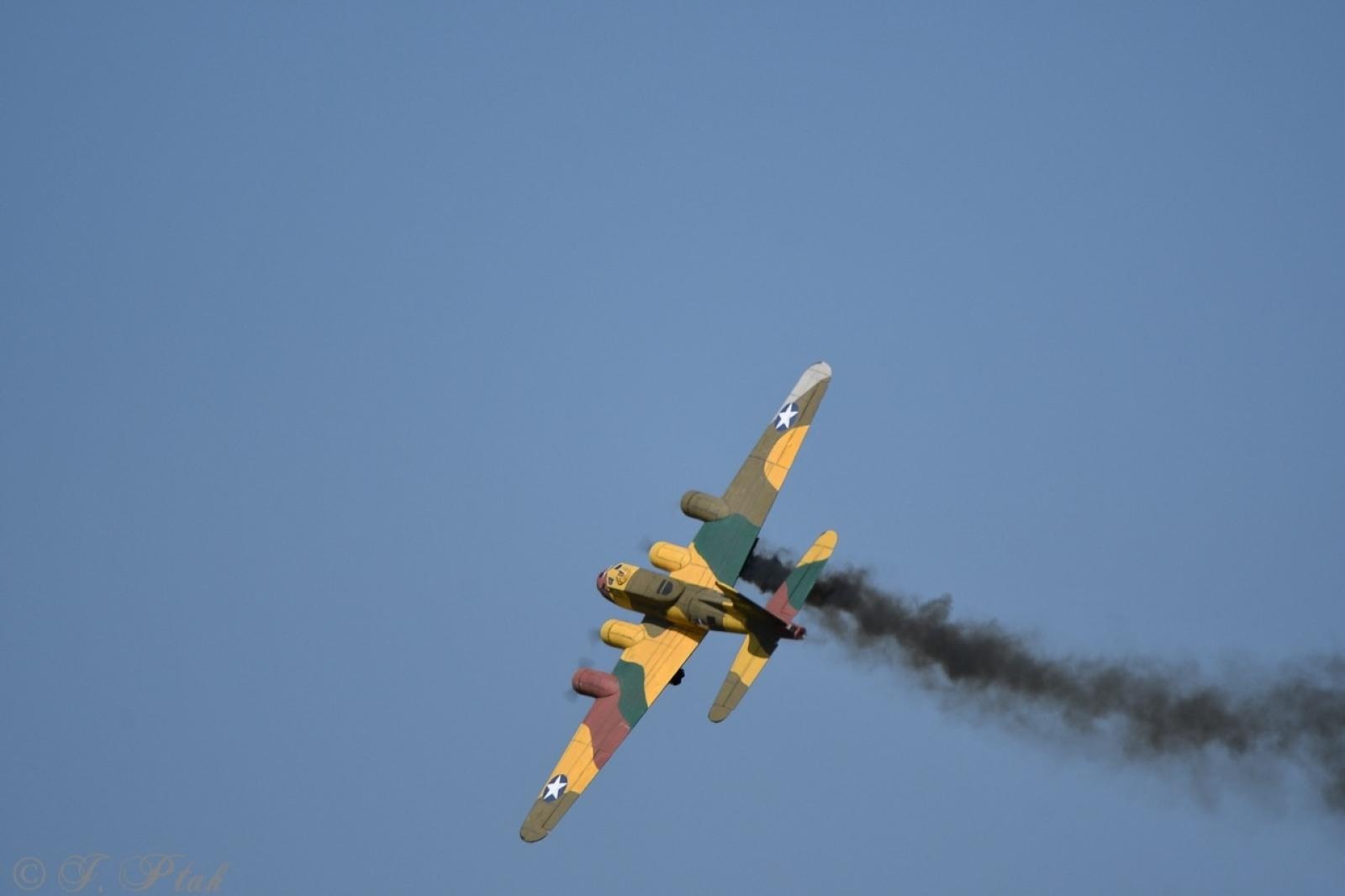 Zdjęcie w galerii na portalu naszraciborz.pl: Dwustu modelarzy na Raciborskim Air Show. To największa impreza modelarska w Polsce! wiadomości z regionu