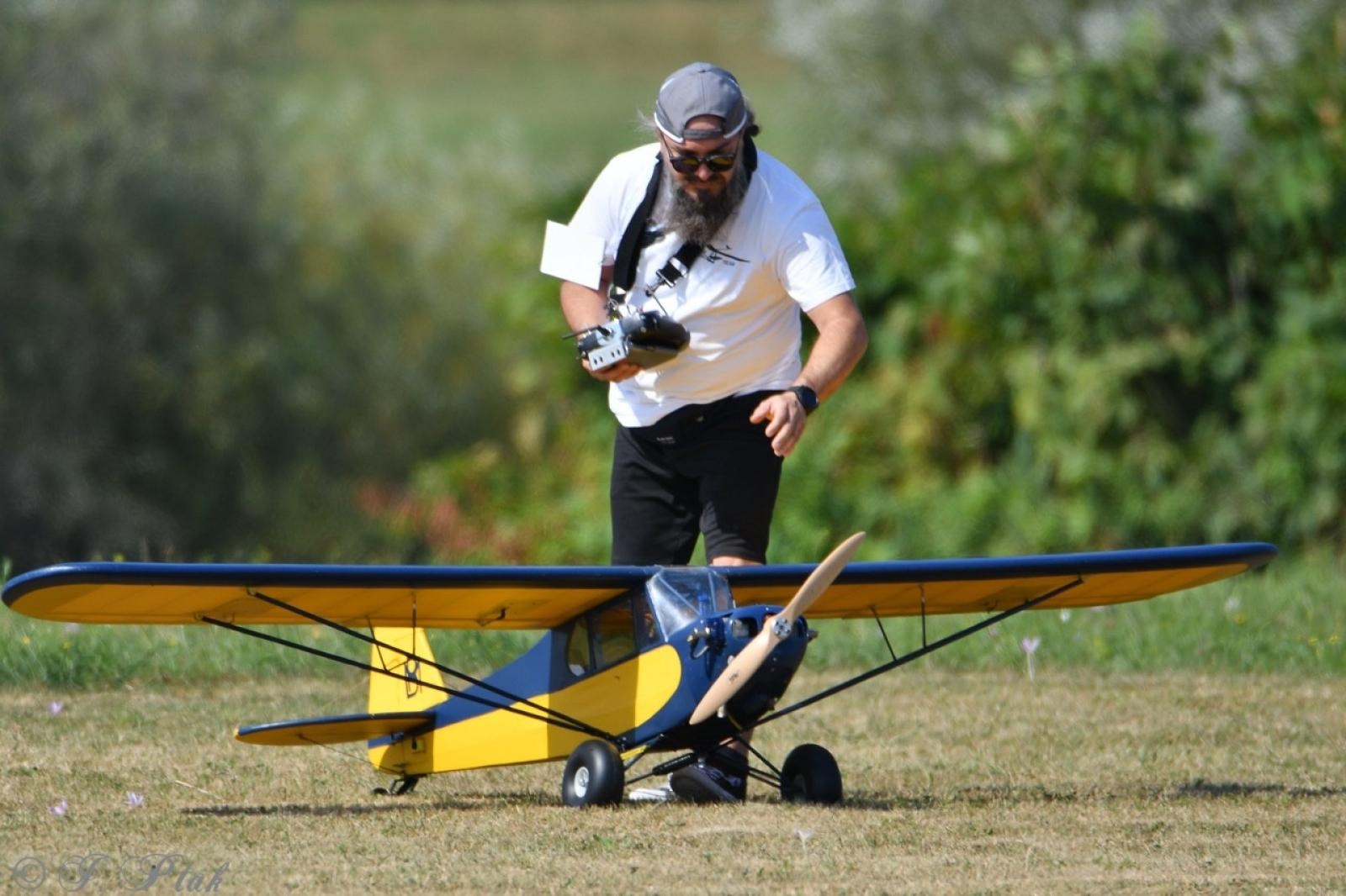 Zdjęcie w galerii na portalu naszraciborz.pl: Dwustu modelarzy na Raciborskim Air Show. To największa impreza modelarska w Polsce! wiadomości z regionu