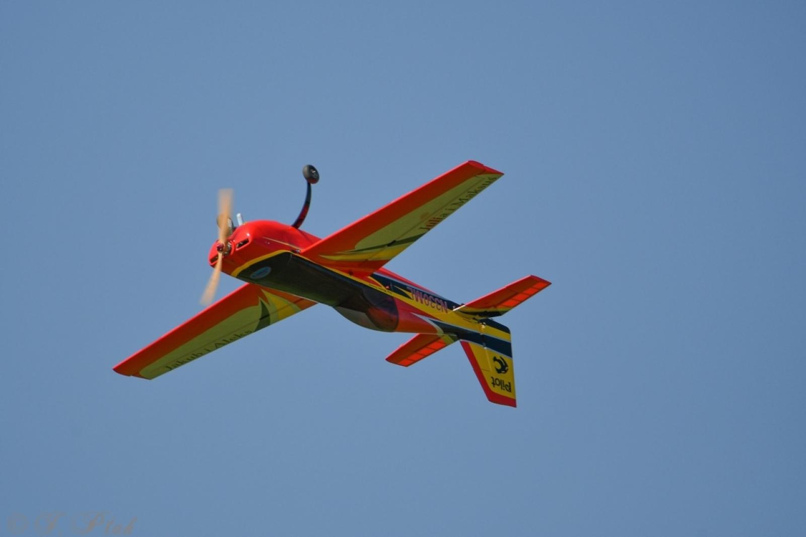 Zdjęcie w galerii na portalu naszraciborz.pl: Dwustu modelarzy na Raciborskim Air Show. To największa impreza modelarska w Polsce! wiadomości z regionu