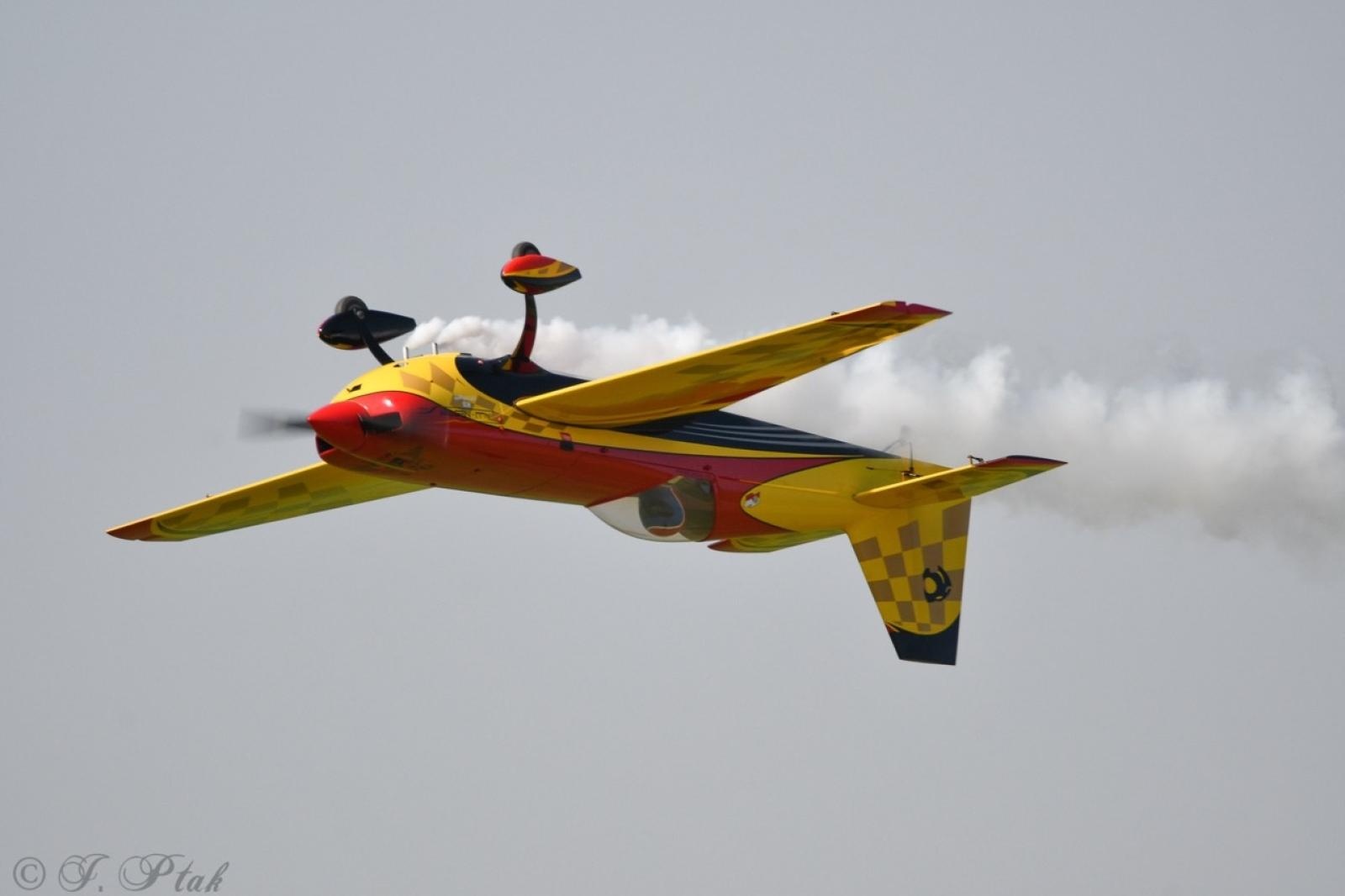 Zdjęcie w galerii na portalu naszraciborz.pl: Dwustu modelarzy na Raciborskim Air Show. To największa impreza modelarska w Polsce! wiadomości z regionu