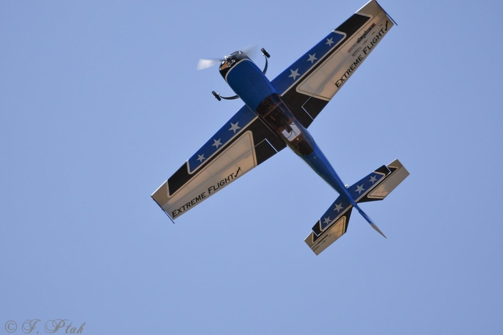 Zdjęcie w galerii na portalu naszraciborz.pl: Dwustu modelarzy na Raciborskim Air Show. To największa impreza modelarska w Polsce! wiadomości z regionu