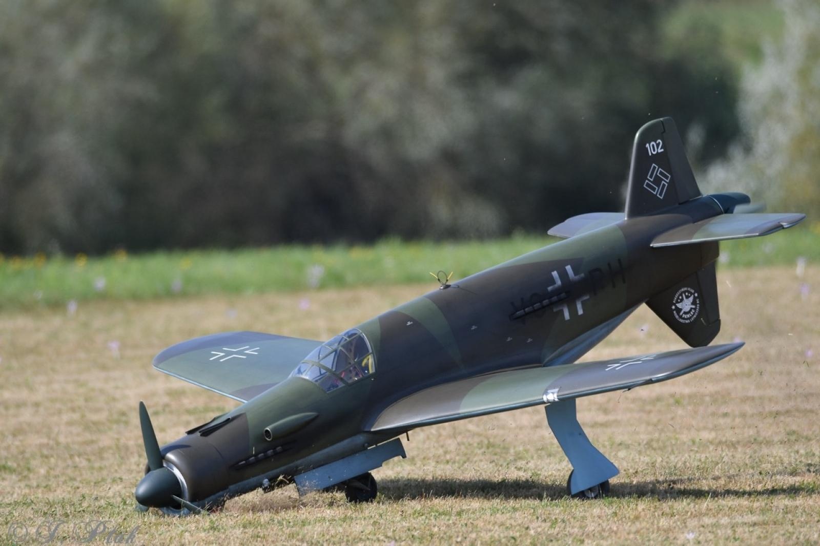 Zdjęcie w galerii na portalu naszraciborz.pl: Dwustu modelarzy na Raciborskim Air Show. To największa impreza modelarska w Polsce! wiadomości z regionu