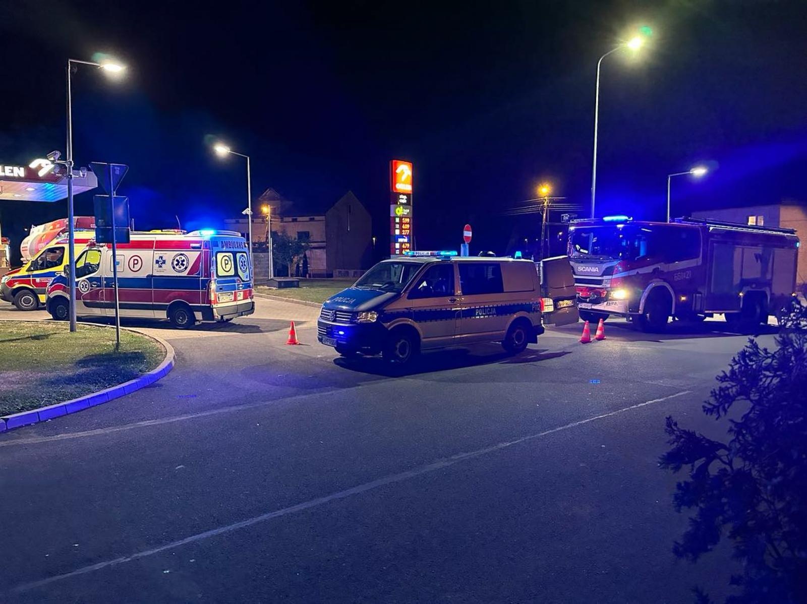 Zdjęcie w galerii na portalu naszraciborz.pl: Próba podpalenia stacji w Chałupkach. Policjanci wykazali się odwagą i profesjonalizmem wiadomości z regionu