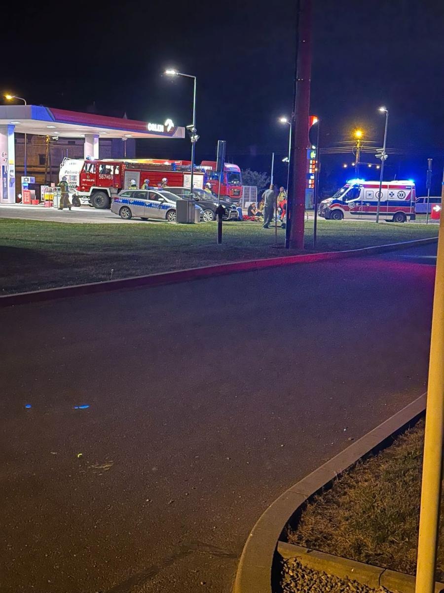 Zdjęcie w galerii na portalu naszraciborz.pl: Próba podpalenia stacji w Chałupkach. Policjanci wykazali się odwagą i profesjonalizmem wiadomości z regionu