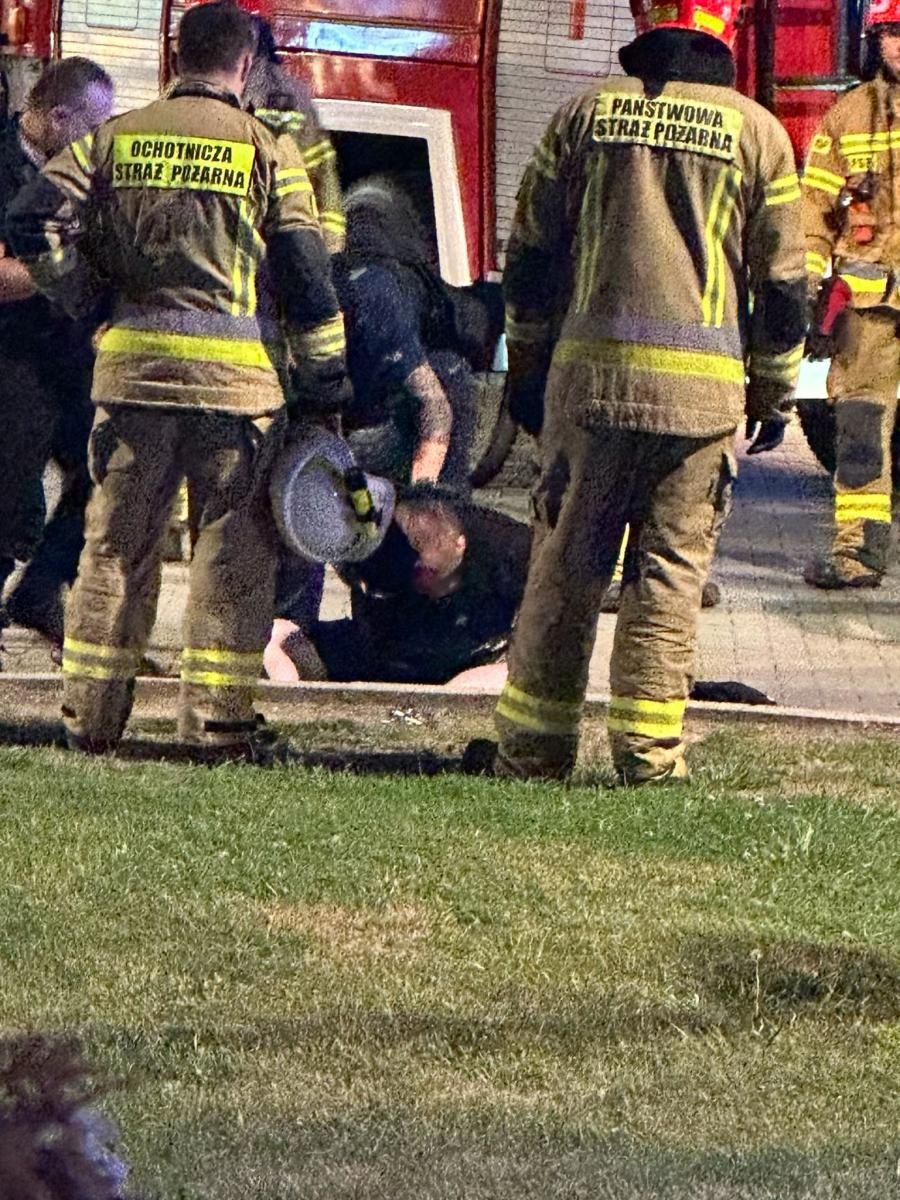 Zdjęcie w galerii na portalu naszraciborz.pl: Próba podpalenia stacji w Chałupkach. Policjanci wykazali się odwagą i profesjonalizmem wiadomości z regionu