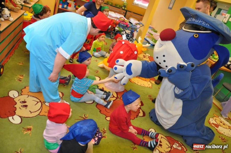 Zdjęcie w galerii na portalu naszraciborz.pl: Tańczy się na żywioł, nie na gwizdek wiadomości z regionu