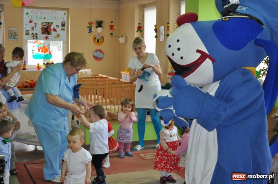 Zdjęcie w galerii na portalu naszraciborz.pl: Tańczy się na żywioł, nie na gwizdek wiadomości z regionu