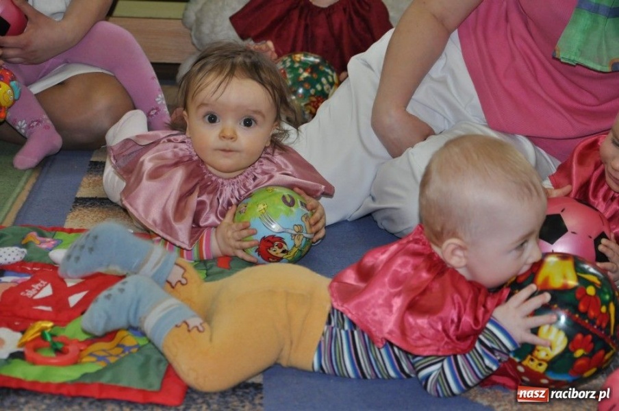 Zdjęcie w galerii na portalu naszraciborz.pl: Tańczy się na żywioł, nie na gwizdek wiadomości z regionu