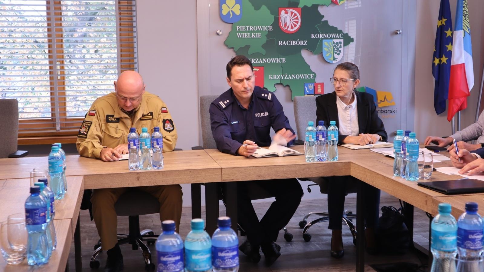 Zdjęcie w galerii na portalu naszraciborz.pl: W Starostwie zebrał się powiatowy zespół zarządzania kryzysowego. Podano spodziewane wielkości opadów w naszym powiecie wiadomości z regionu