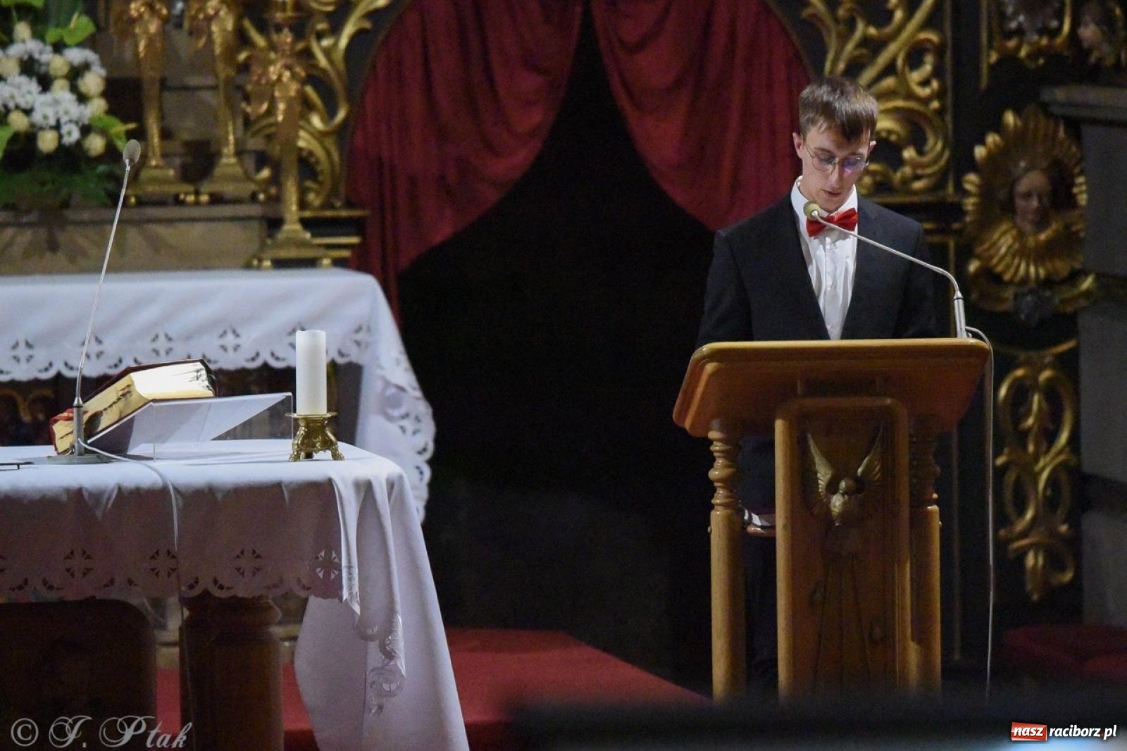 Zdjęcie w galerii na portalu naszraciborz.pl: Wirtuoz z Włoch oczarował raciborską publiczność wiadomości z regionu