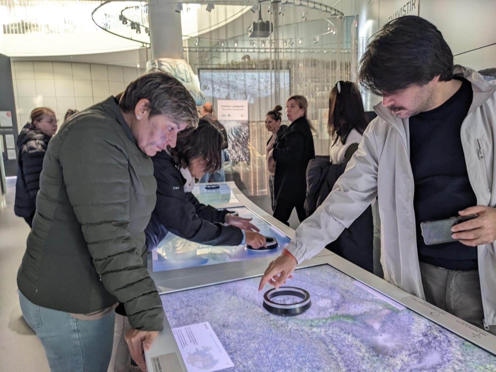 Zdjęcie w galerii na portalu naszraciborz.pl: Odkrywanie robotyki poprzez STEM: Nauczyciele z SP 4 w Raciborzu na warsztatach w Reykjaviku wiadomości z regionu