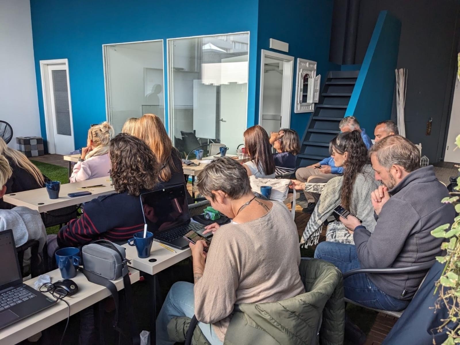 Zdjęcie w galerii na portalu naszraciborz.pl: Odkrywanie robotyki poprzez STEM: Nauczyciele z SP 4 w Raciborzu na warsztatach w Reykjaviku wiadomości z regionu