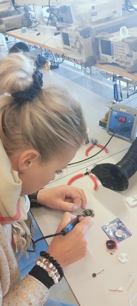 Zdjęcie w galerii na portalu naszraciborz.pl: Odkrywanie robotyki poprzez STEM: Nauczyciele z SP 4 w Raciborzu na warsztatach w Reykjaviku wiadomości z regionu