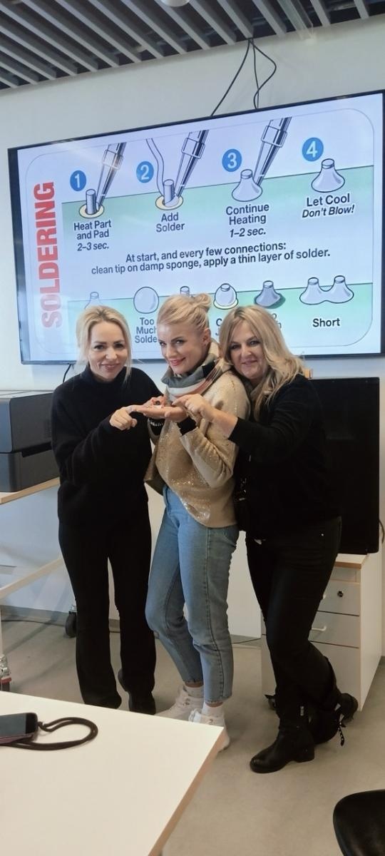 Zdjęcie w galerii na portalu naszraciborz.pl: Odkrywanie robotyki poprzez STEM: Nauczyciele z SP 4 w Raciborzu na warsztatach w Reykjaviku wiadomości z regionu