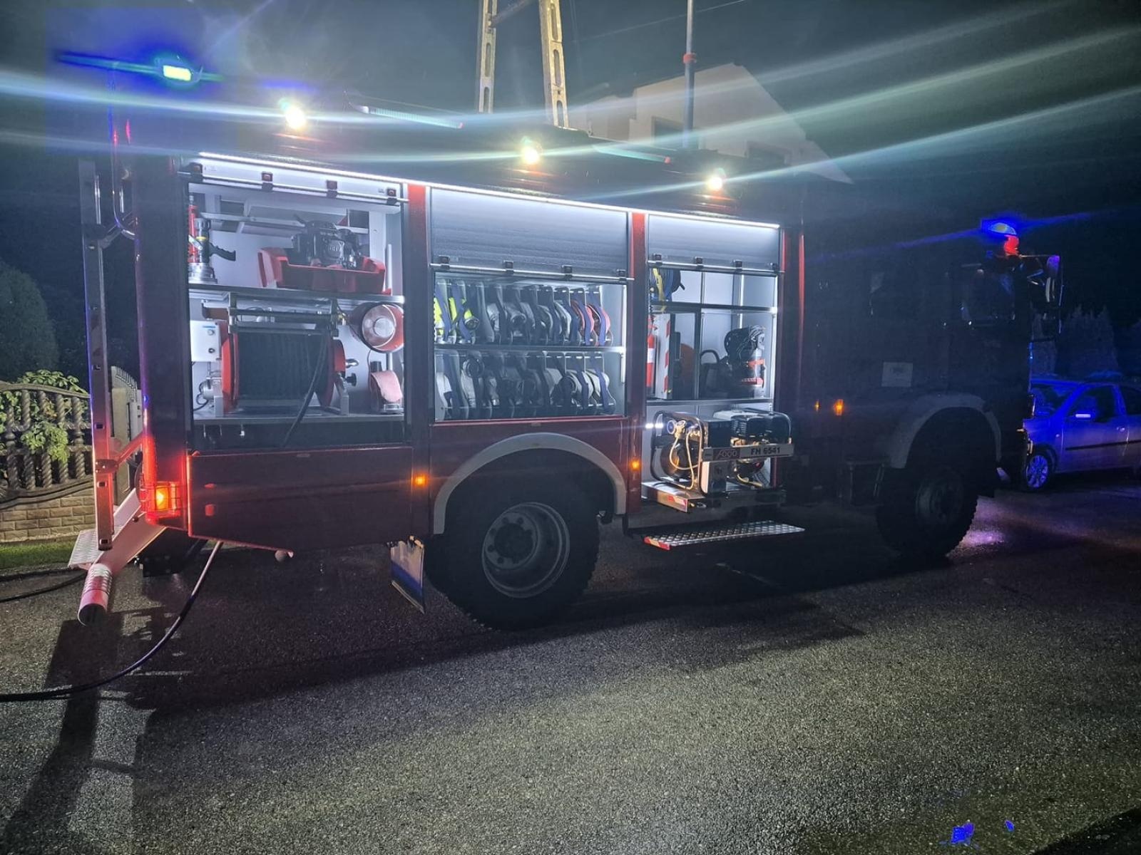 Zdjęcie w galerii na portalu naszraciborz.pl: Składował drewno zbyt blisko pieca. Wybuchł pożar wiadomości z regionu