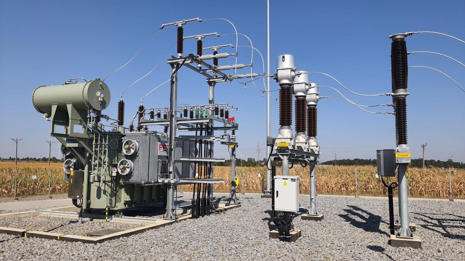 Zdjęcie w galerii na portalu naszraciborz.pl: Do wiatraków na farmie Racibórz popłynął prąd. To ważny etap inwestycji przed produkcją zielonej energii wiadomości z regionu