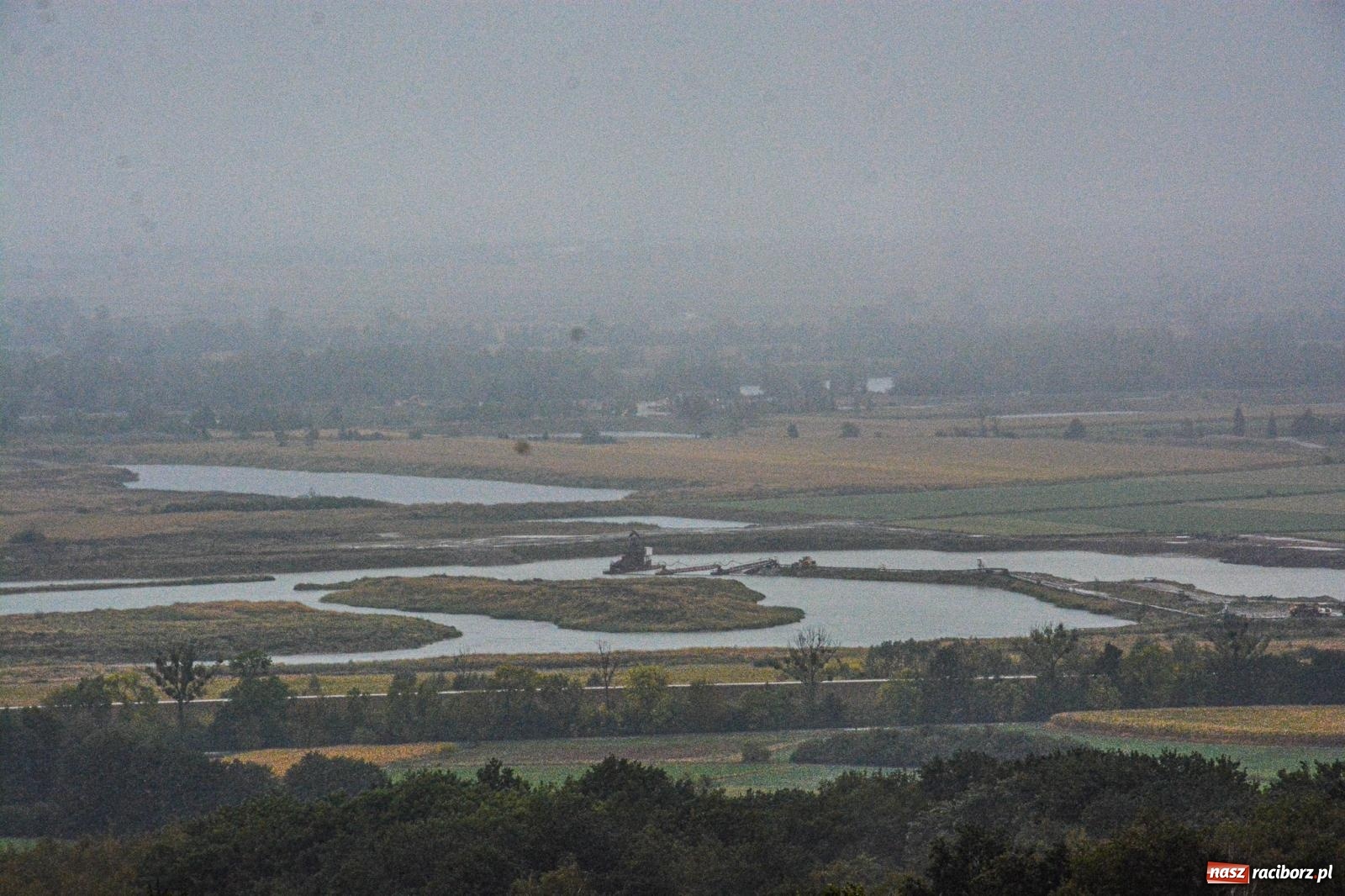 Zdjęcie w galerii na portalu naszraciborz.pl: Odra przekroczyła stany ostrzegawcze. Zbiornik Racibórz na razie pusty [FOTO] wiadomości z regionu