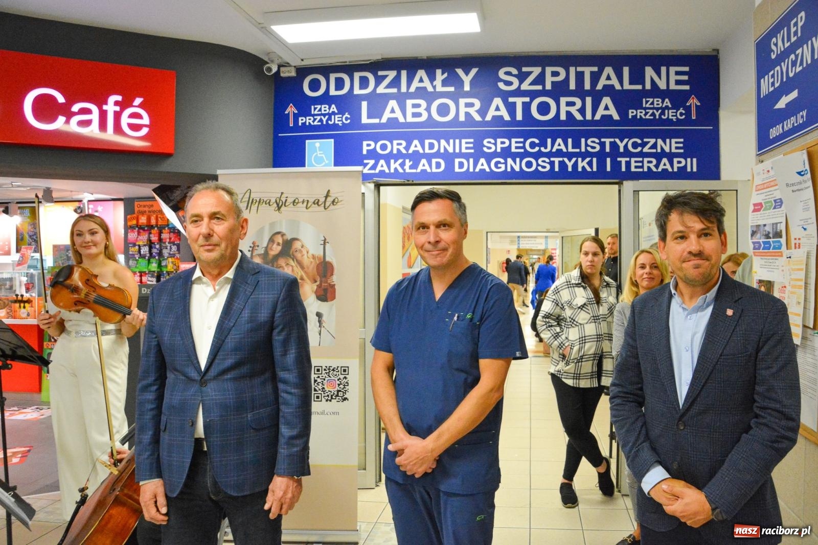 Zdjęcie w galerii na portalu naszraciborz.pl: Tłumy na Dniu Otwartym raciborskiej porodówki wiadomości z regionu