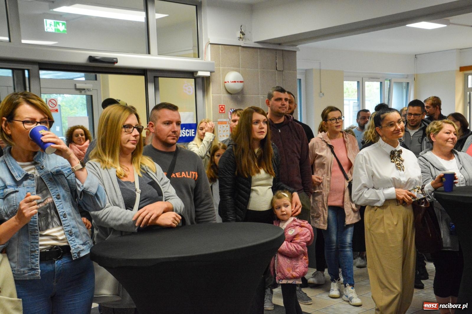 Zdjęcie w galerii na portalu naszraciborz.pl: Tłumy na Dniu Otwartym raciborskiej porodówki wiadomości z regionu