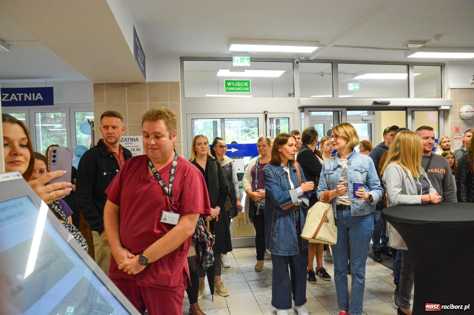 Zdjęcie w galerii na portalu naszraciborz.pl: Tłumy na Dniu Otwartym raciborskiej porodówki wiadomości z regionu