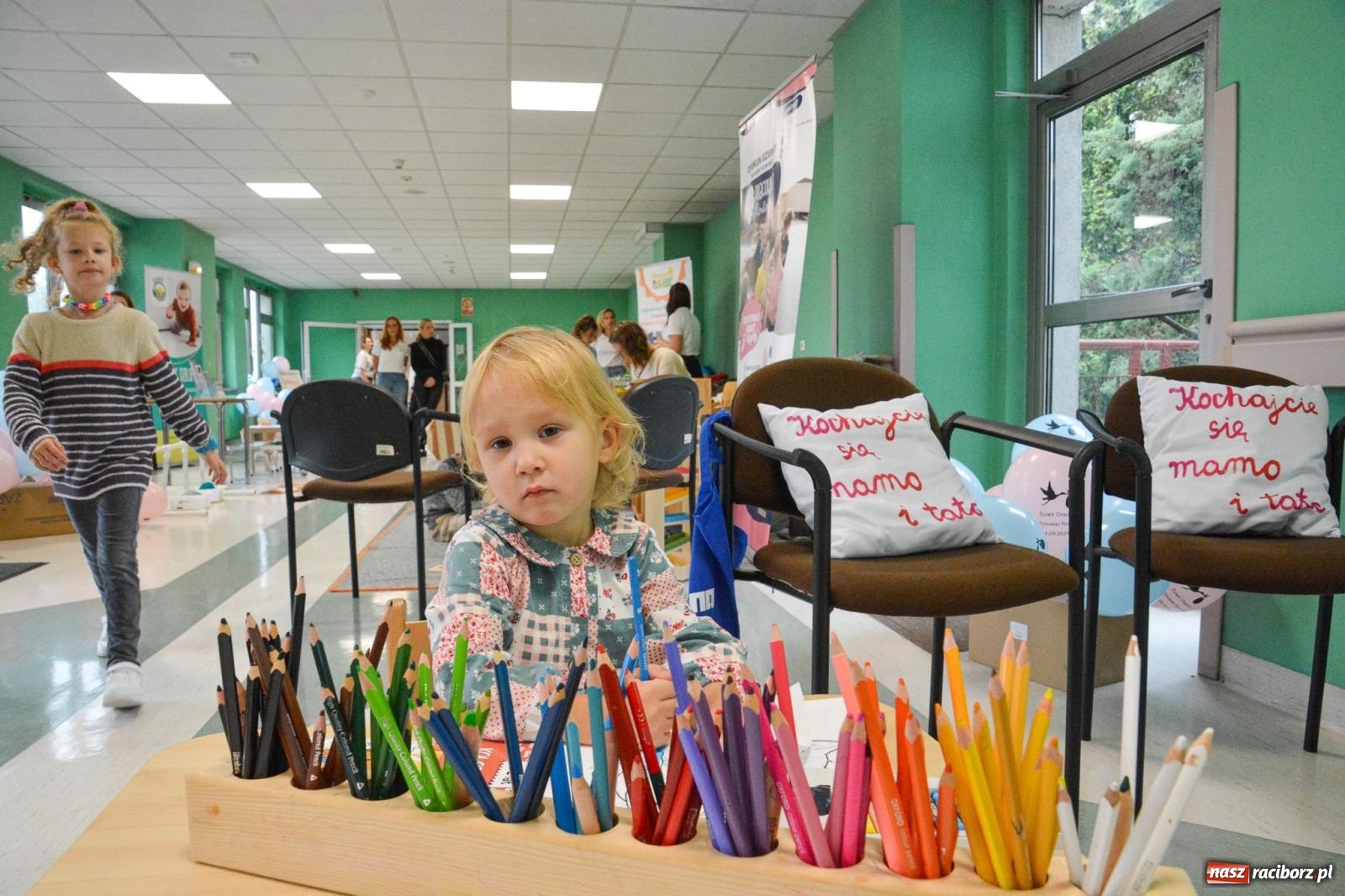 Zdjęcie w galerii na portalu naszraciborz.pl: Tłumy na Dniu Otwartym raciborskiej porodówki wiadomości z regionu