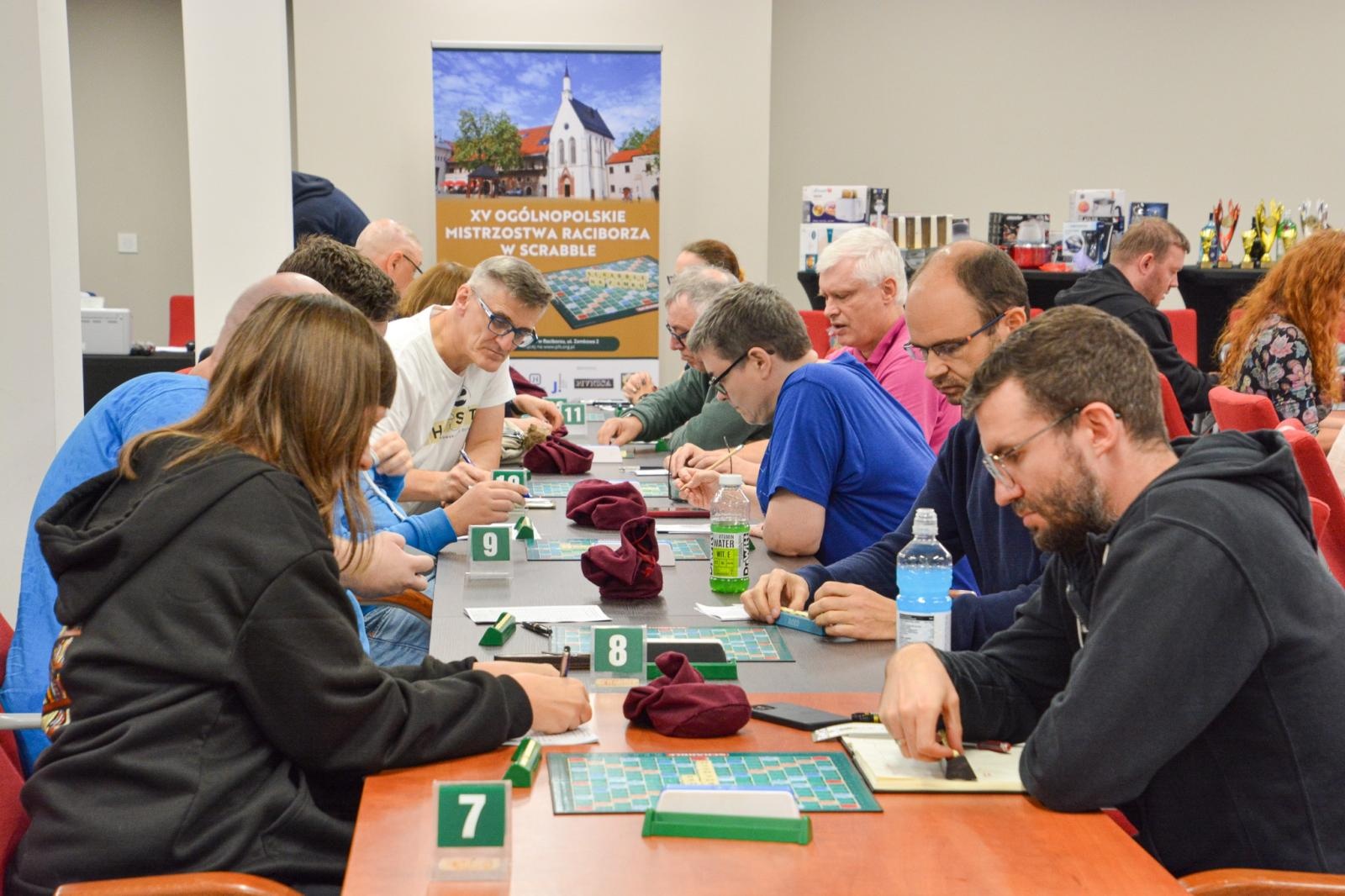 Zdjęcie w galerii na portalu naszraciborz.pl: Na zamku trwają XV Ogólnopolskie Mistrzostwa Raciborza w Scrabble wiadomości z regionu