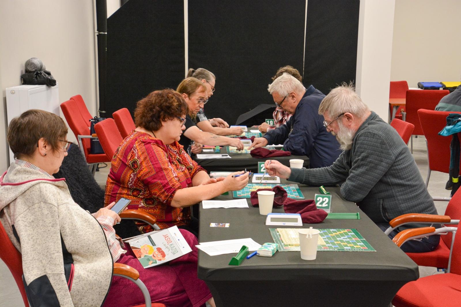 Zdjęcie w galerii na portalu naszraciborz.pl: Na zamku trwają XV Ogólnopolskie Mistrzostwa Raciborza w Scrabble wiadomości z regionu