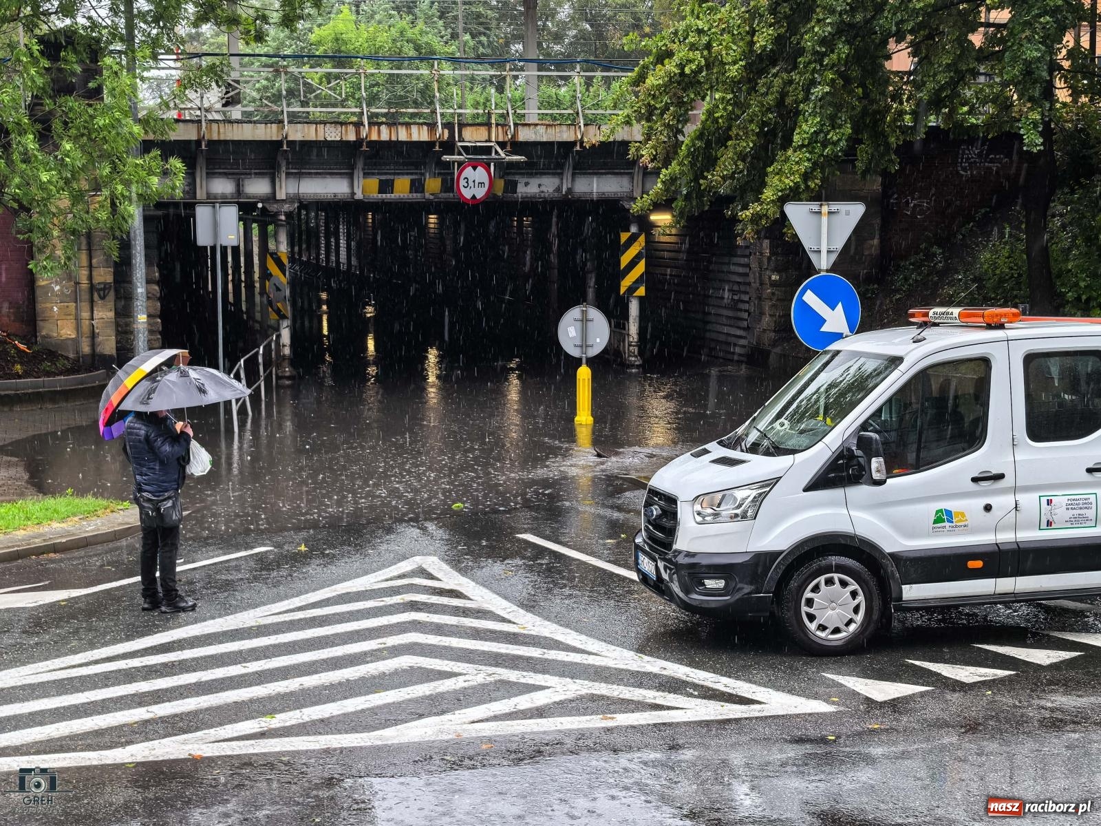 Zdjęcie w galerii na portalu naszraciborz.pl: Wiadukt Piaskowa-Kolejowa nieprzejezdny wiadomości z regionu