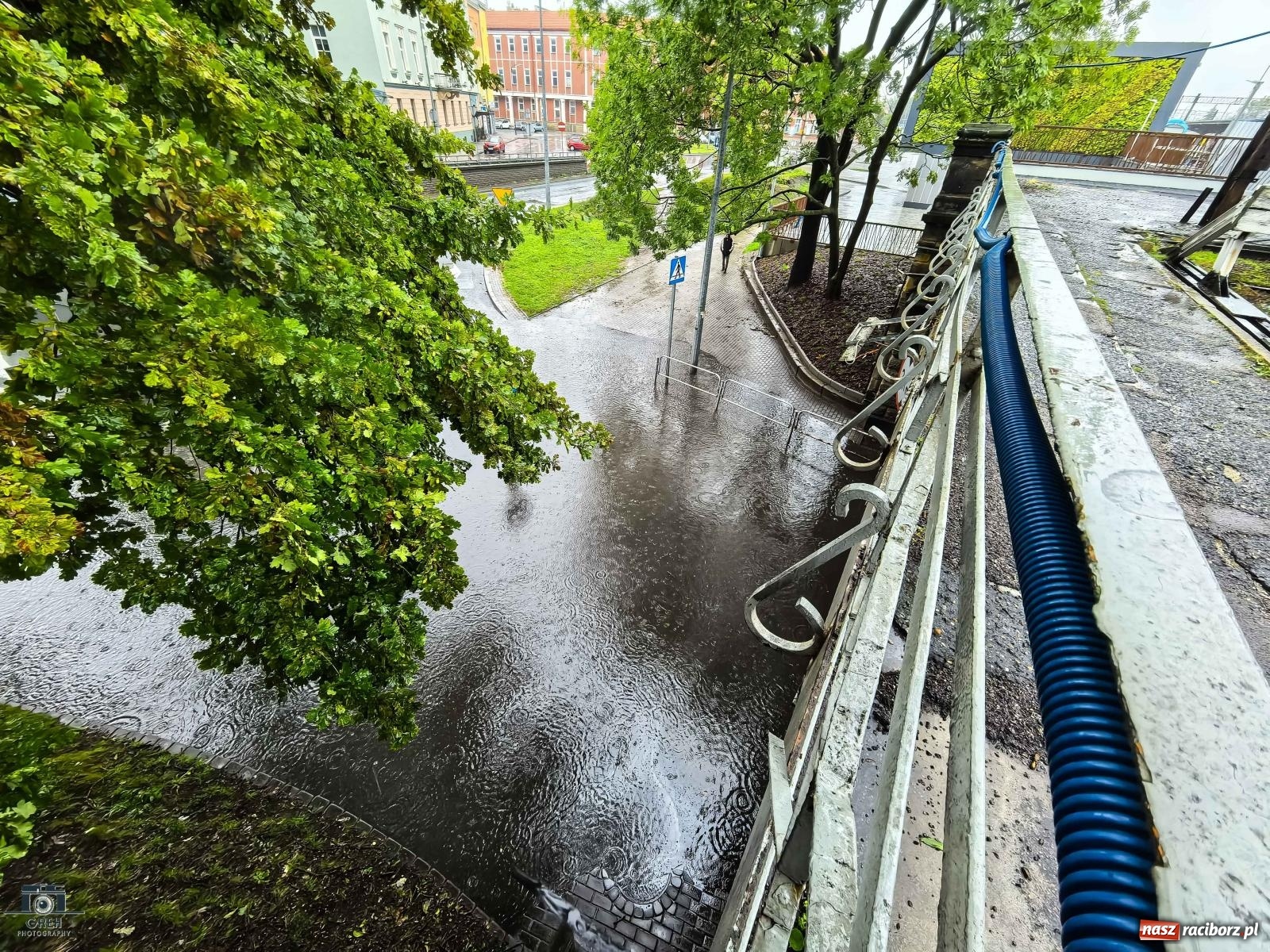 Zdjęcie w galerii na portalu naszraciborz.pl: Wiadukt Piaskowa-Kolejowa nieprzejezdny wiadomości z regionu