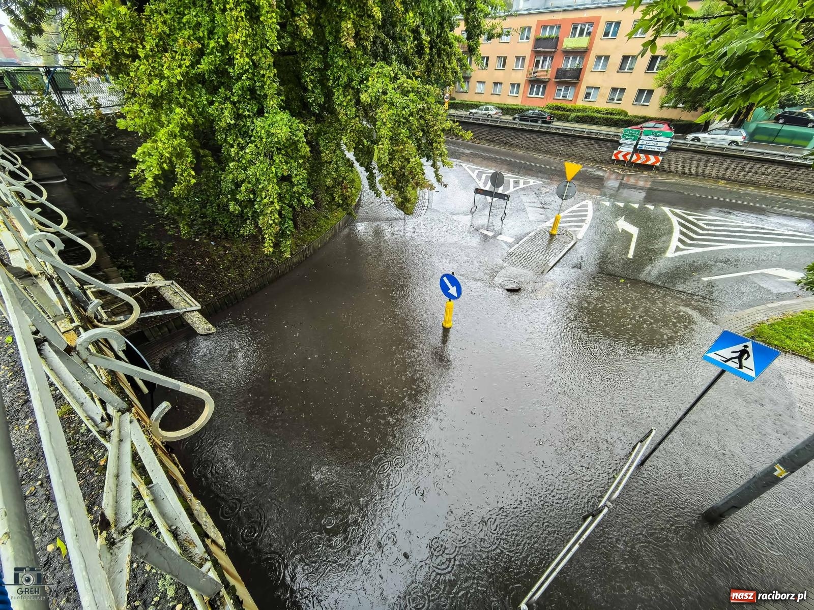Zdjęcie w galerii na portalu naszraciborz.pl: Wiadukt Piaskowa-Kolejowa nieprzejezdny wiadomości z regionu