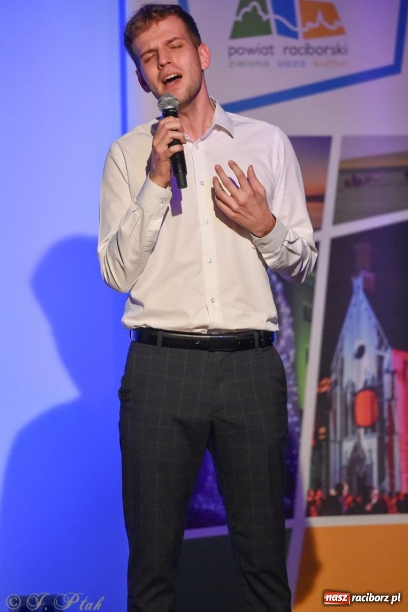 Zdjęcie w galerii na portalu naszraciborz.pl: 30-lecie zespołu Miraż w Zamku Piastowskim: Muzyczne święto w Raciborzu wiadomości z regionu