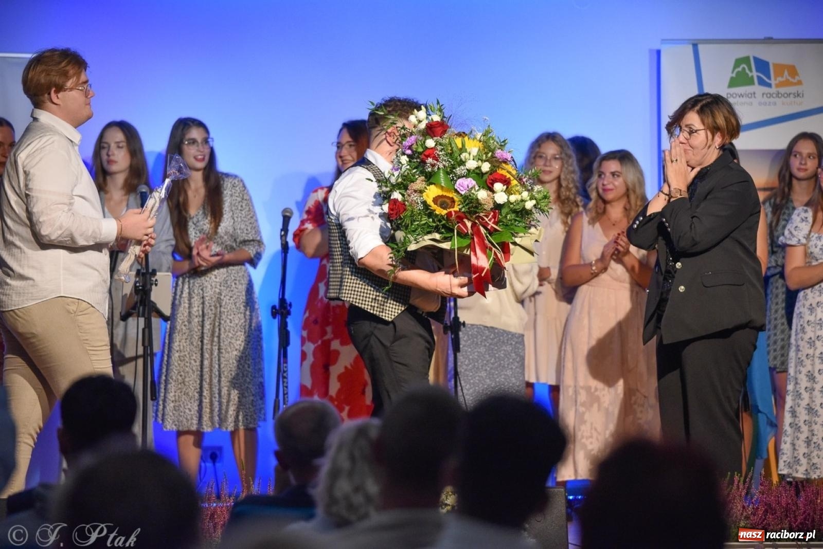 Zdjęcie w galerii na portalu naszraciborz.pl: 30-lecie zespołu Miraż w Zamku Piastowskim: Muzyczne święto w Raciborzu wiadomości z regionu