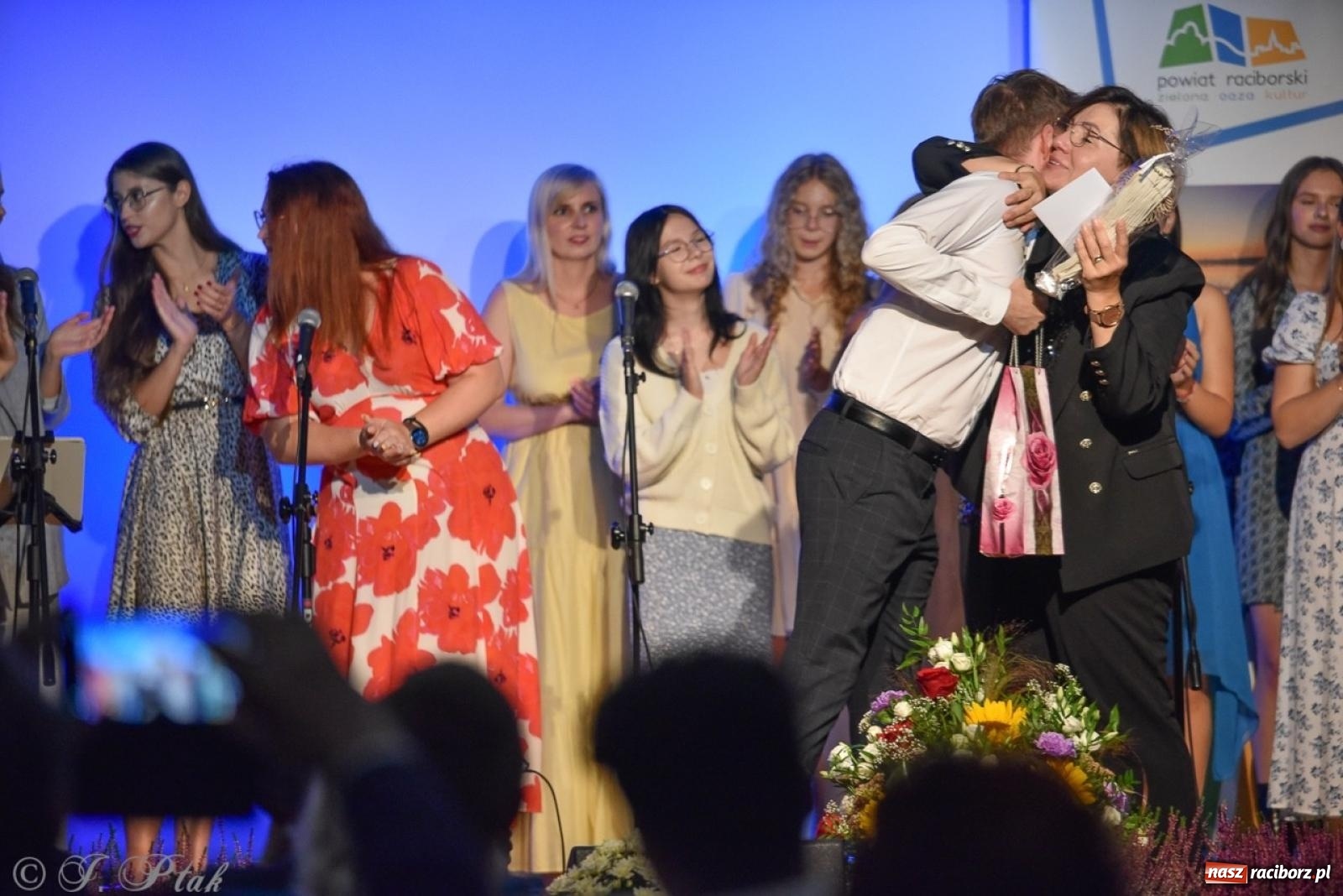 Zdjęcie w galerii na portalu naszraciborz.pl: 30-lecie zespołu Miraż w Zamku Piastowskim: Muzyczne święto w Raciborzu wiadomości z regionu