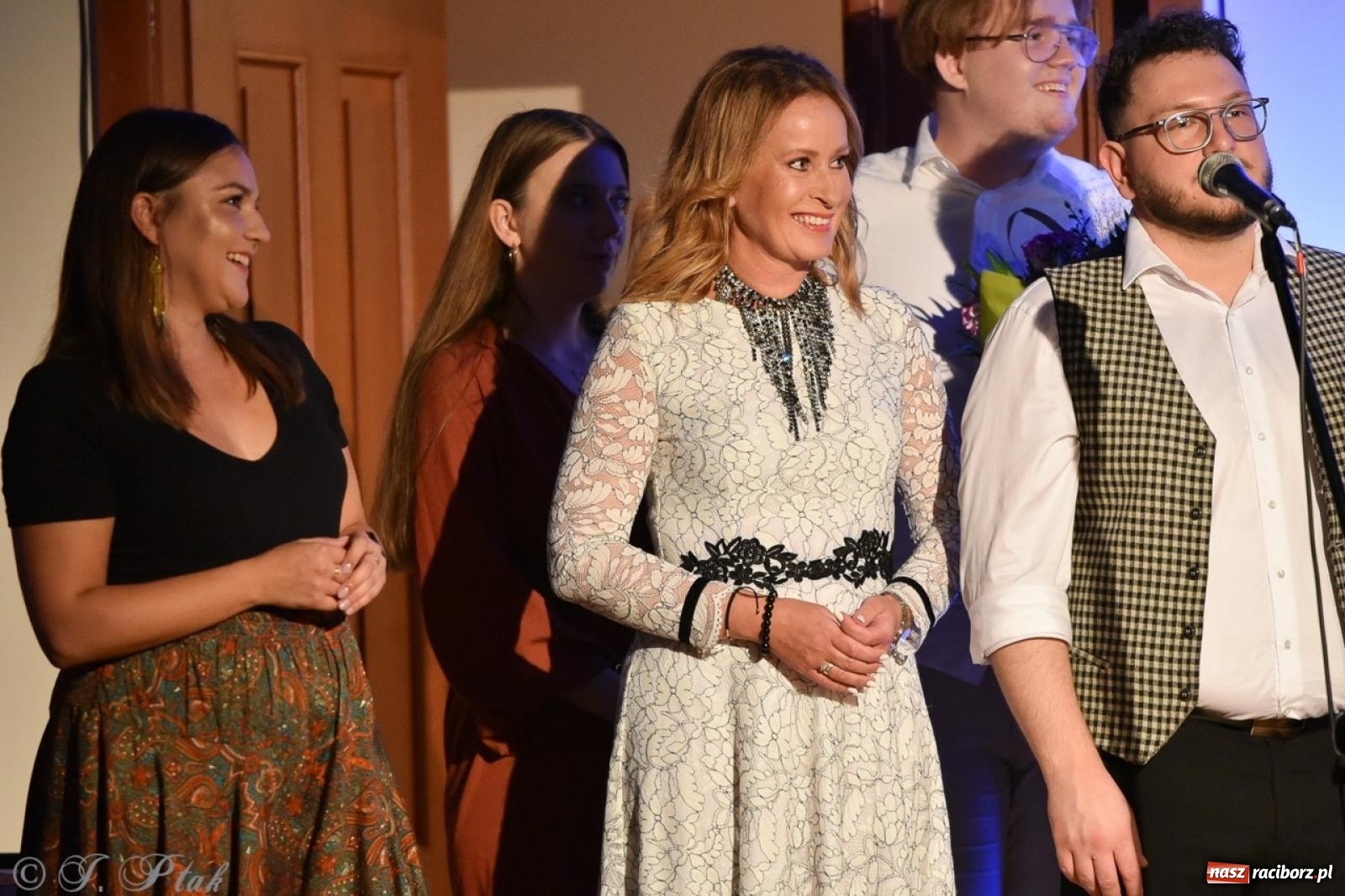 Zdjęcie w galerii na portalu naszraciborz.pl: 30-lecie zespołu Miraż w Zamku Piastowskim: Muzyczne święto w Raciborzu wiadomości z regionu