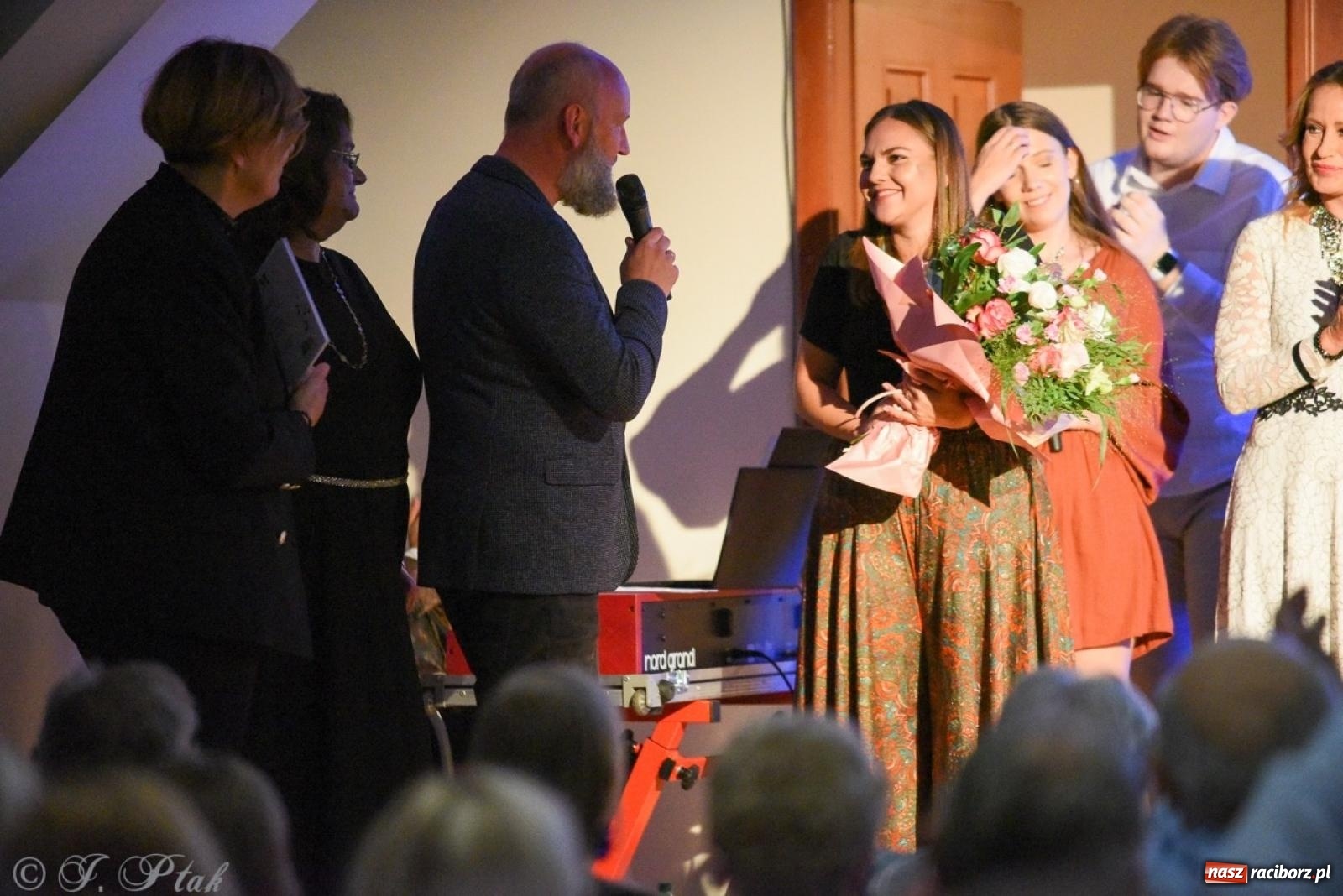 Zdjęcie w galerii na portalu naszraciborz.pl: 30-lecie zespołu Miraż w Zamku Piastowskim: Muzyczne święto w Raciborzu wiadomości z regionu