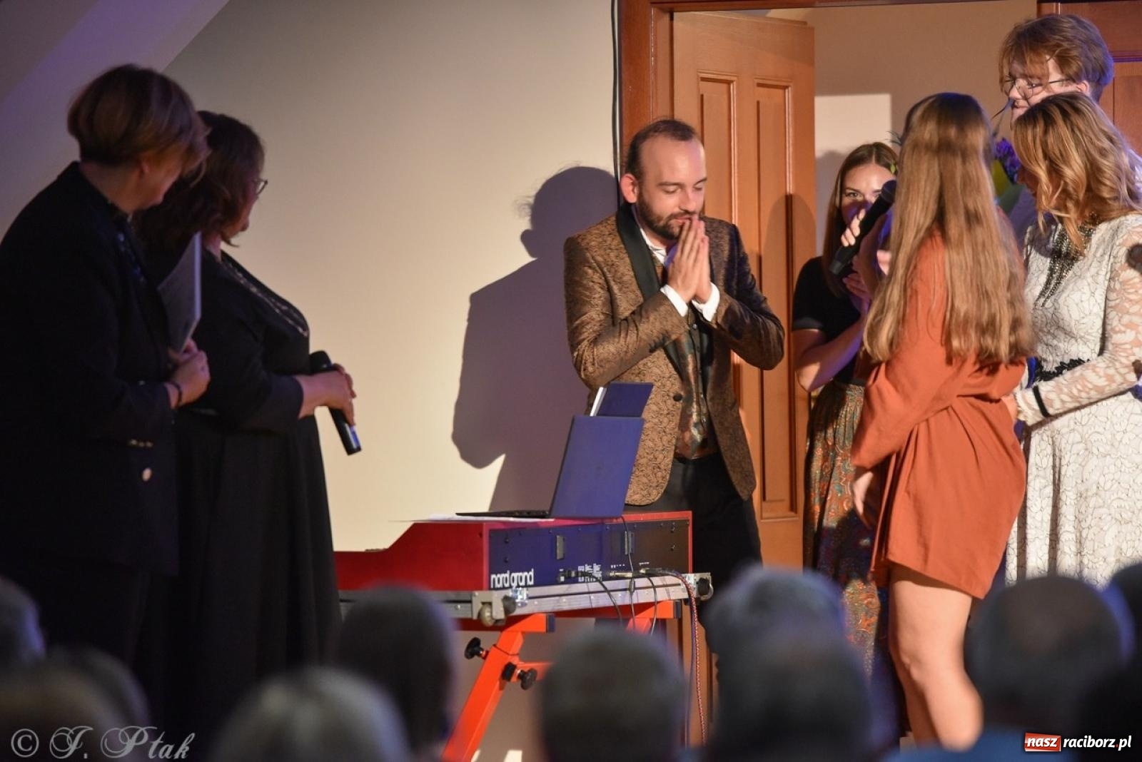 Zdjęcie w galerii na portalu naszraciborz.pl: 30-lecie zespołu Miraż w Zamku Piastowskim: Muzyczne święto w Raciborzu wiadomości z regionu