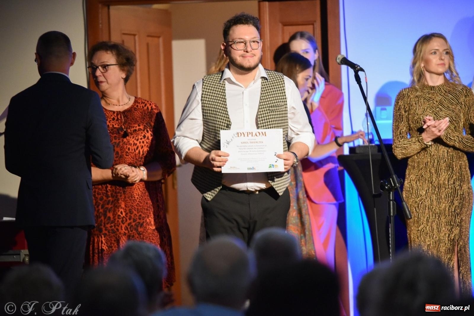 Zdjęcie w galerii na portalu naszraciborz.pl: 30-lecie zespołu Miraż w Zamku Piastowskim: Muzyczne święto w Raciborzu wiadomości z regionu