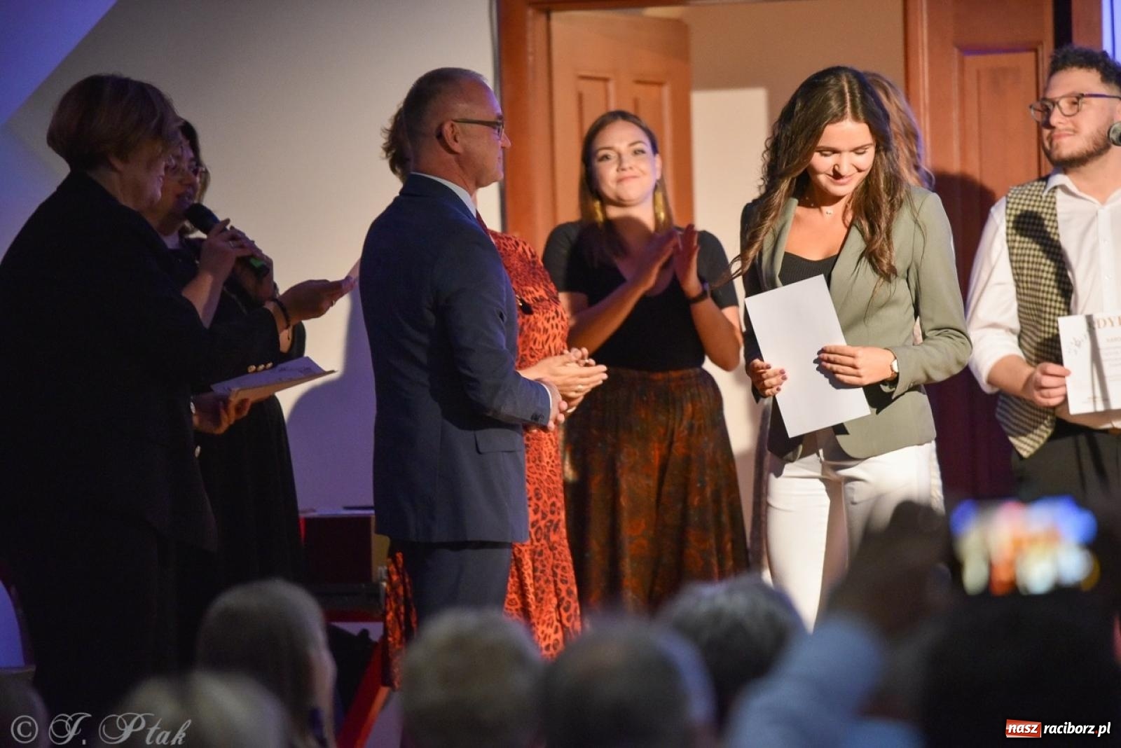 Zdjęcie w galerii na portalu naszraciborz.pl: 30-lecie zespołu Miraż w Zamku Piastowskim: Muzyczne święto w Raciborzu wiadomości z regionu