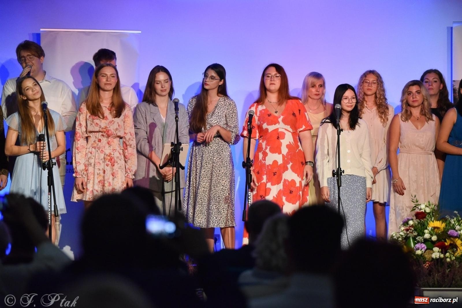 Zdjęcie w galerii na portalu naszraciborz.pl: 30-lecie zespołu Miraż w Zamku Piastowskim: Muzyczne święto w Raciborzu wiadomości z regionu